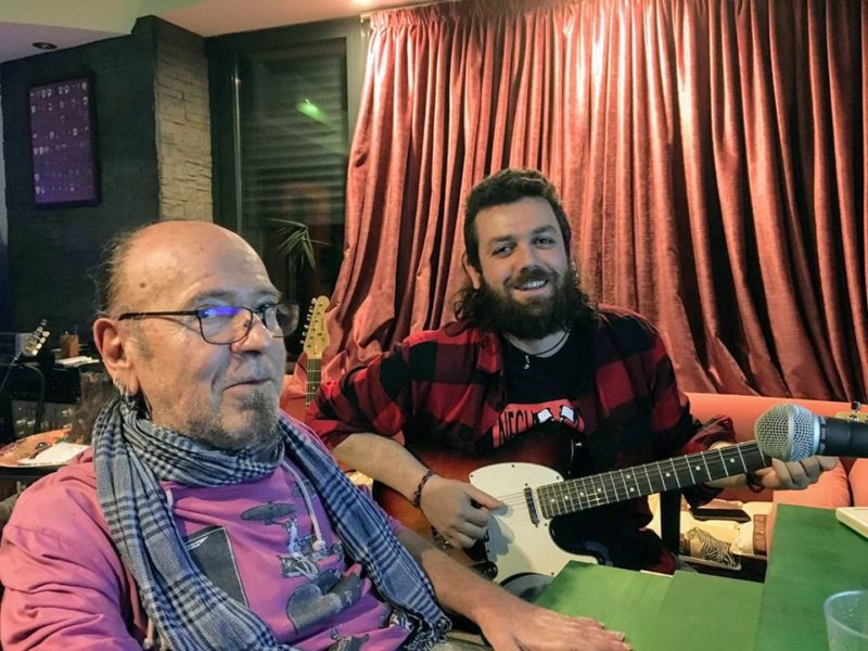 Luis No Konforme trabajando en la produccion del disco junto a Tony Lopez
